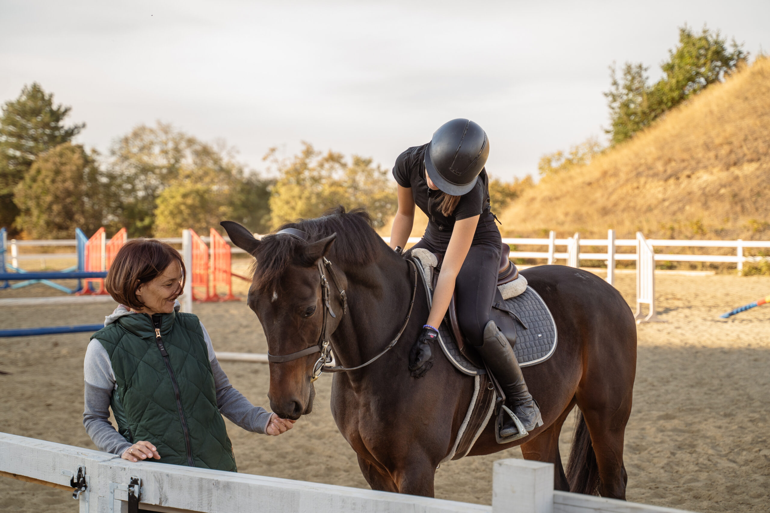 Trener i jahac na konju